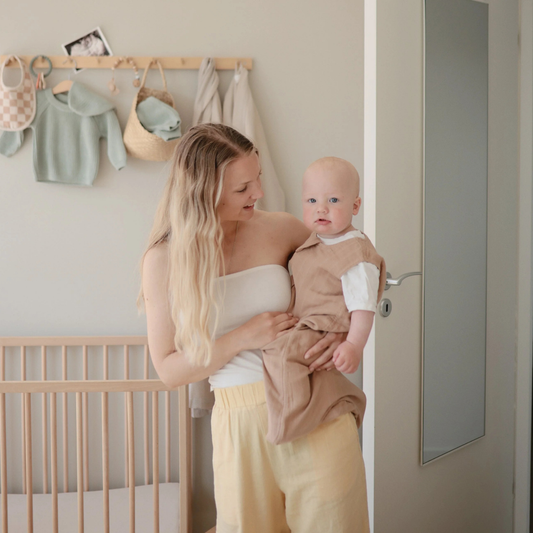 How to Dress Your Baby for Sleep: A Registered Nurse Explains TOG Ratings