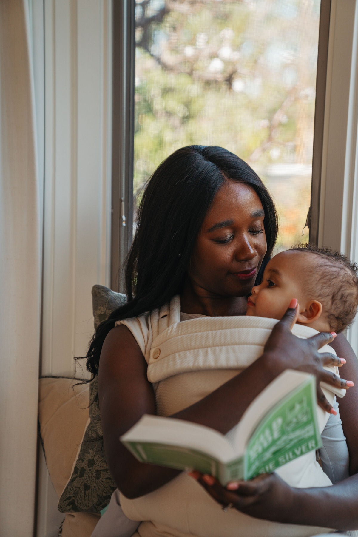 Mabē Monarch Baby Carrier - Natural Ivory