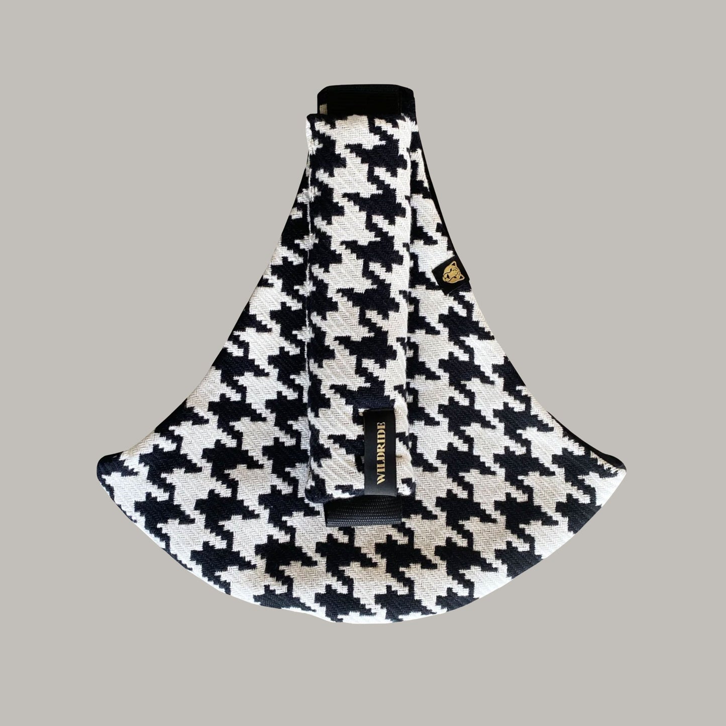 Wildride Toddler Carrier Chequered in houndstooth pattern, compact hip seat carrier for toddlers
