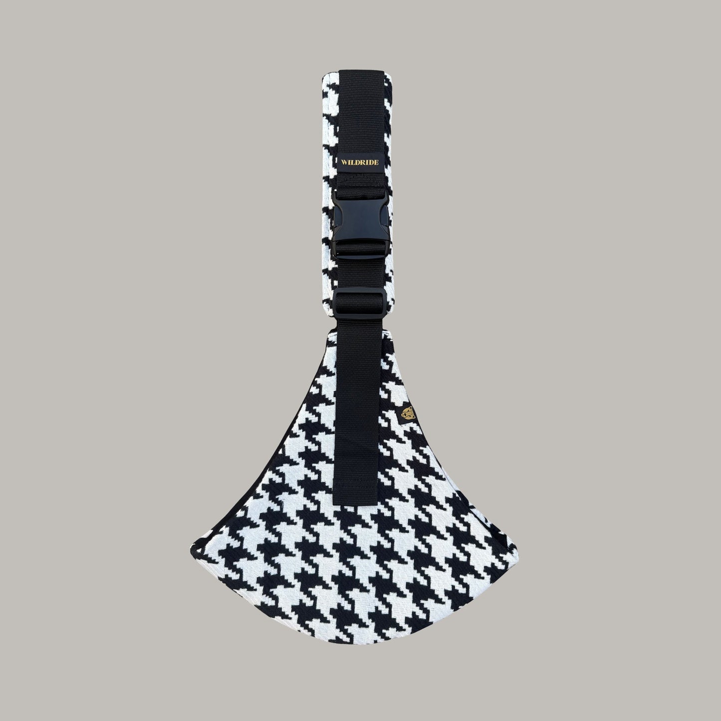 Wildride Toddler Carrier Chequered in houndstooth pattern, compact hip seat carrier for toddlers